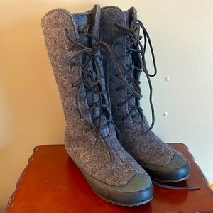 Paragonia Arnoux wool felt boots Womens 9